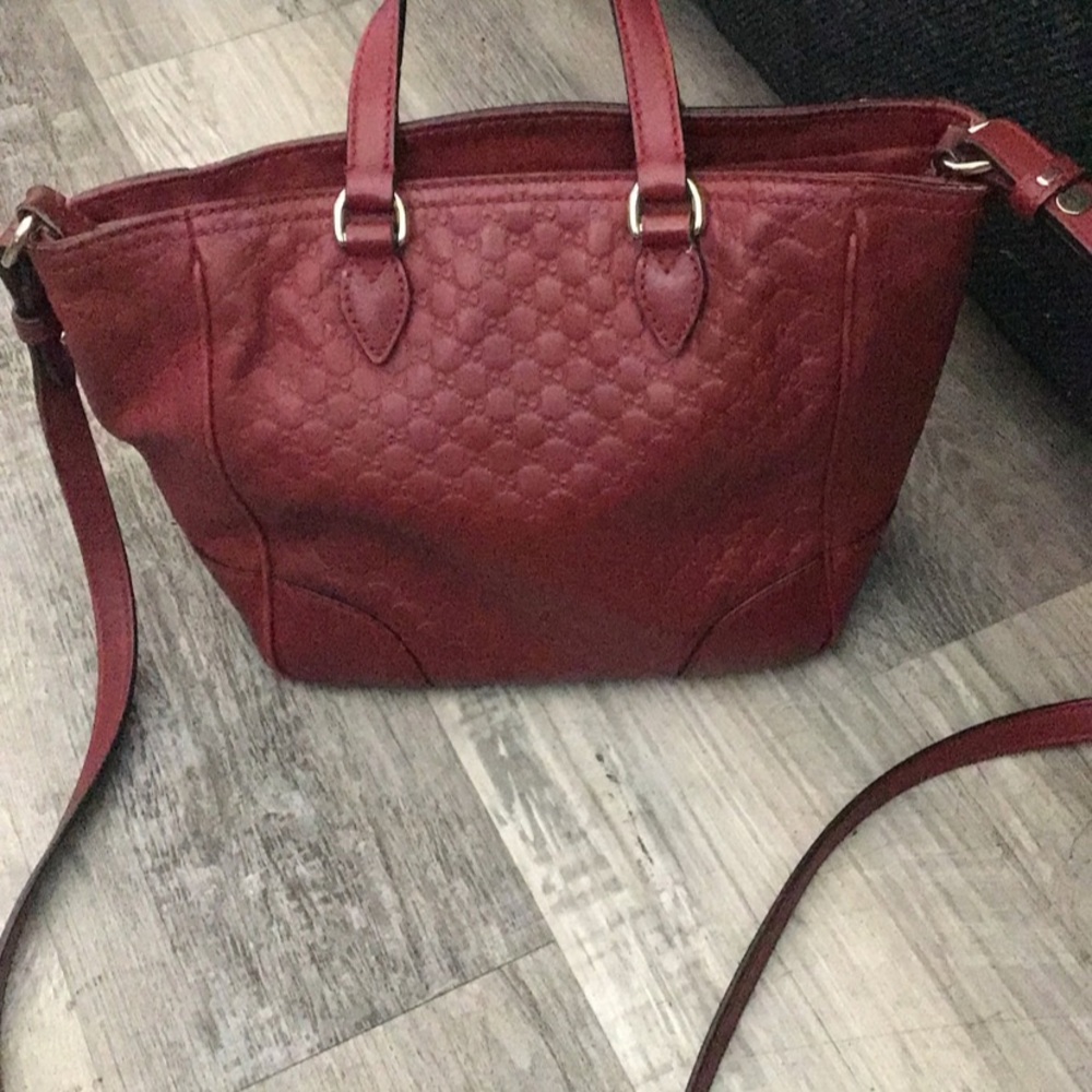 Used, good condition crossbody Gucci!